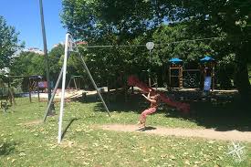 Un plan diferente con niños, otra manera de hacer deporte en la naturaleza, solo o. 9 Parques Con Tirolina En 20 Fotos Vigopeques