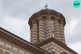 Joi, 08 octombrie 2020, ora 16:56. Sute De Oameni Au Stat Luni La O CoadÄ De Zeci De Metri SÄ Se Inchine La Moastele Sfintei Parascheva Oficial Al Mitropoliei SfinÅ£enia Nu E ContagioasÄ Spotmedia Ro