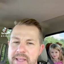 This is how you make a Kleenex dance…😎 #tiktok #follow #samsturgis