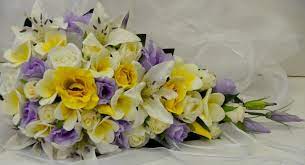 Calla lilies are not purple, but can come in light pinks that could compliment a purple bouquet. Pin On Wedding