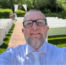 Who else plays this game