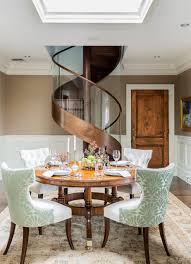 Tutto deve essere scelto con gusto: Come Realizzare Una Sala Da Pranzo Classica Che Guarda Al Futuro