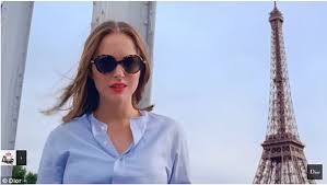 Published on february 13, 2019. Natalie Portman Portrays Love Story For Miss Dior Campaign Daily Mail Online