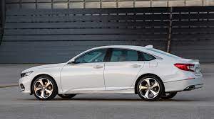 Opting for the usual automatic transmission costs an extra $800. Honda Accord Hybrid 2018 Price Mileage Reviews Specification Gallery Overdrive