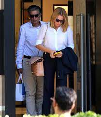 Κάθε μέρα στις 15:45 στο epsilon tv. Nikos Eyaggelatos Tatiana Stefanidoy Deite Fwtografies Apo To Xlidato Toys Spiti Sthn Khfisia Fthis Gr