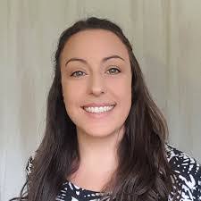 Vivian Bee's Instagram, Twitter & Facebook