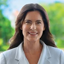 Liesl Tesch's Instagram, Twitter & Facebook