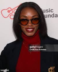 Tia Grant's Instagram, Twitter & Facebook