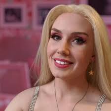 Julie Mallet-Paret VO (@jmpvoice) • Instagram photos and videos