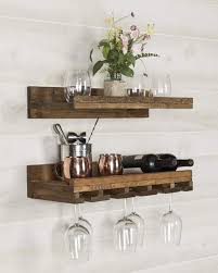 15 Beeindruckende Rustikale Holzregale Damit Die Kuche Attraktiver Wird Holzregal Design Holzregale Weinglasregal