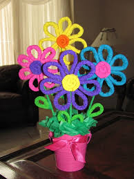 Blumen Basteln Mit Kindern Aus Papier Filz Und Plastik 16 Kreative Ideen Blumen Basteln Mit Kindern Blumen Basteln Kinder Basteln Papier