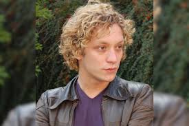 Michael Erpelding à l'écran hier, sur scène samedi