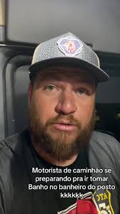 Motorista Para Caminhão Pra Ir No Banheiro E Central Bloqueio