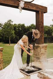 Wedding Ceremony Idea Photo Honey Honey Photography Wedding 2017 M Photography In 2021 Country Wedding Pictures Country Wedding Photos Country Theme Wedding