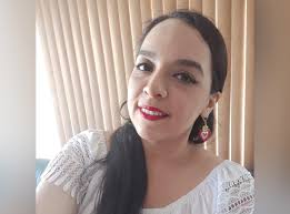 municipiosur.com“No quiere queso, si no salir de la ratonera”. Martha  Hernández Montalvo, ex regidora del PAN en Coatzacoalcos no se mueve en el  “grilla azul”. La dama atiende a su familia