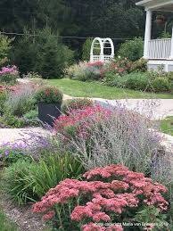 We provide home decor tips and advice as well as ideas to make your home even more. Modern Farmhouse Gardens Maria Von Brincken Landscape Garden Design