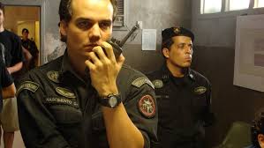 Ama yine de izliyorum çünkü elite'i ve kadrosunu izlemekten keyif alıyorum. Film Elite Squad Im Sumpf Der Korruption 2010 Sofort Streamen Ausleihen Kaufen Watchplaystream Deutschland De