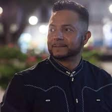 Steve Mendonca's Instagram, Twitter & Facebook