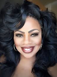 Roslyn Evans's Instagram, Twitter & Facebook