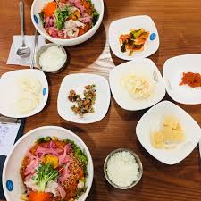 Tripadvisor sitesinde 5 üzerinden 5 puanla derecelendirilmiş ve pohang bölgesindeki 628 restoran arasında 163. Mulhoe Di Kota Sokcho