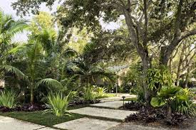 Perfect tropical patio design for a modern small garden. Pin By Emma Bradford On Tropical Garden Tropical Landscaping Tropical Garden Design Tropical Landscape Design