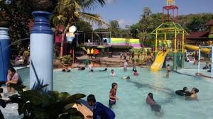 Oh iya, mulai bulan desember 2019 lalu, di hairos waterpark telah dibuka wahana baru yaitu tornado slide, berupa seluncuran panjang dengan corong raksasa di. Lumajang Water Park Salah Satu Destinasi Wisata Favorit Di Wonorejo Tempat Me