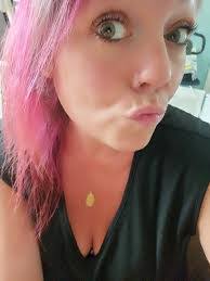 Melissa Beringer's Instagram, Twitter & Facebook