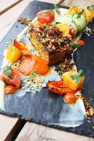 Crumble Vegetal Carotte Fenouil Polenta Noix Sauce Tomate Au Thym Frais Creme De Racines Au Romarin Poivron Roti Co Tomates Marinees Sauce Tomate Cuisine