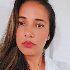 Michelle Pinto's Instagram, Twitter & Facebook