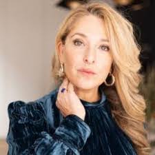 Lorraine Bushell's Instagram, Twitter & Facebook