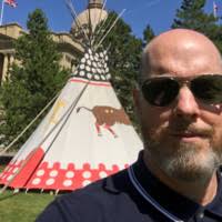 100+ Profile mit dem Suchbegriff „Hutton“