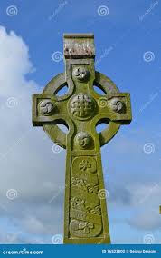 Schönes Keltisches Kreuz in Irland Stockfoto - Bild von beerdigung, felsen:  76523800