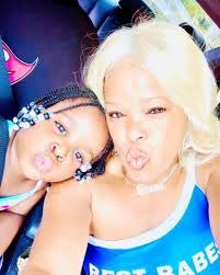 Daphne Robinson's Instagram, Twitter & Facebook