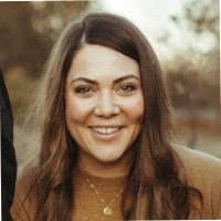 Lauren Enright's Instagram, Twitter & Facebook