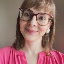 Sara Clements's Instagram, Twitter & Facebook