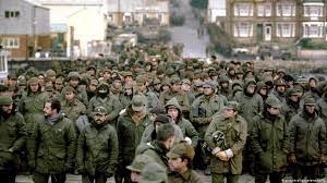 Falklands war, malvinas war, south atlantic war. Red Cross Identifies 88 Argentines Killed In Falklands War News Dw 02 12 2017