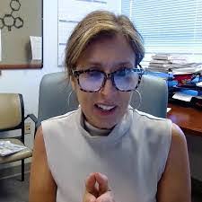 Louella Chambers's Instagram, Twitter & Facebook