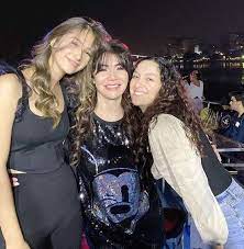 أناقة لقاء سويدان وابنتها في جلسة أحدث جلسة تصوير. Ø§Ø¨Ù†Ø© Ù„Ù‚Ø§Ø¡ Ø³ÙˆÙŠØ¯Ø§Ù† Ø£ØµØ¨Ø­Øª Ø´Ø§Ø¨Ø© Ø´Ù‚Ø±Ø§Ø¡ ÙˆÙ…Ù„Ø§Ù…Ø­Ù‡Ø§ Ø£ÙˆØ±ÙˆØ¨ÙŠØ© Ø´Ø§Ù‡Ø¯ Ø¢Ø®Ø± ØµÙˆØ± Ù„Ù‡Ø§ Ù…Ù† Ø¹ÙŠØ¯ Ù…ÙŠÙ„Ø§Ø¯Ù‡Ø§