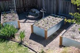 The raised garden bed kit is made with ultrashield technology which is a capped composite lumber meaning it will maintain its color for years to come. 10 Free Raised Planter Box Plans For Your Yard Or Porch