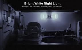 Amazon Com Iavo 2 Piece Auto On Off Plug In Led Night Light With Dusk To Dawn Sensor Bright White Glow Home Kitchen