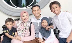 Menjual produk kesihatan & kecantikan. Hadiahkan Isteri Rm5 Juta Jika Dapat Dua Anak Perempuan