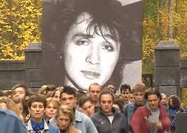 15 августа 1990 года в 12 часов 28 минут виктор цой погиб в автокатастрофе. Zakonchena Rabota Nad Filmom Coj Dubikvit Livejournal