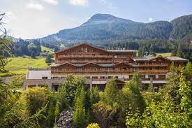 There is also a terrace with views of the ski station. Hotel Saint Charles Restaurant Spa 4 Hotel In Val Cenis