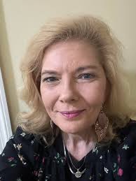 Shorter hairstyles with gray coloring suggestions