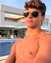 Guilherme Guimarães Mendes (@guimendes.of) • Instagram photos and videos