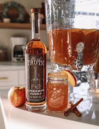 Apple Pie Punch With Hard Truth Cinnamon Vodka Sierra In The City Vodka Recipes Drinks Cinnamon Vodka Recipe Apple Pie Punch