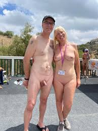 Naked Friends : rnakedBFF