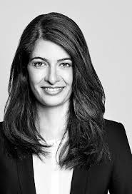 She is the first tagesschau presenter with an immigrant background. Linda Zervakis Im Interview Die Geht Bestimmt Zum Lachen In Den Keller Leute Das Rnz Interview Rnz
