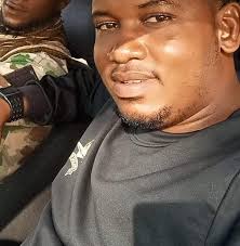 PrettyLily Garu updated her profile picture.