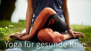Man spricht von einer distorsion oder verstauchung des kniegelenks, wenn eines der kniebänder überdehnt wird und einige fasern dabei reißen. Yoga Fur Gesunde Knie So Ubst Du Knieschonend